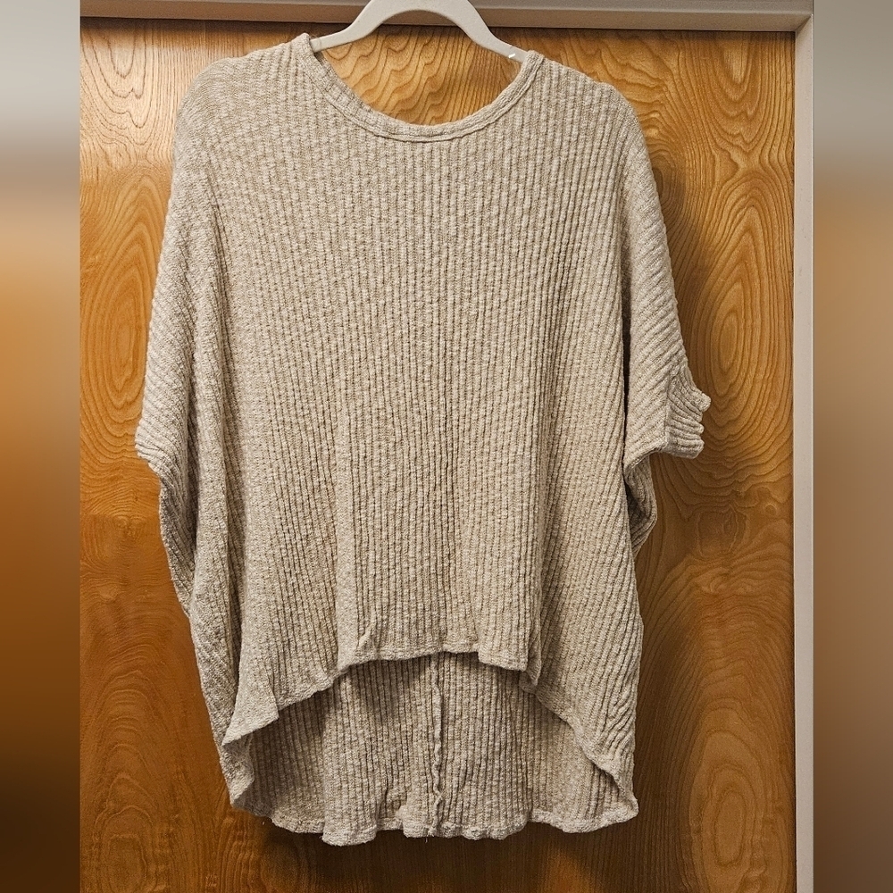 Waffle type short sleeve sweater